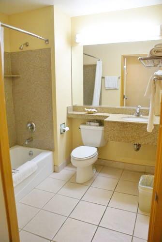 H3 Inn & Suites - Lax Airport - Los Angeles Inglewood Room photo